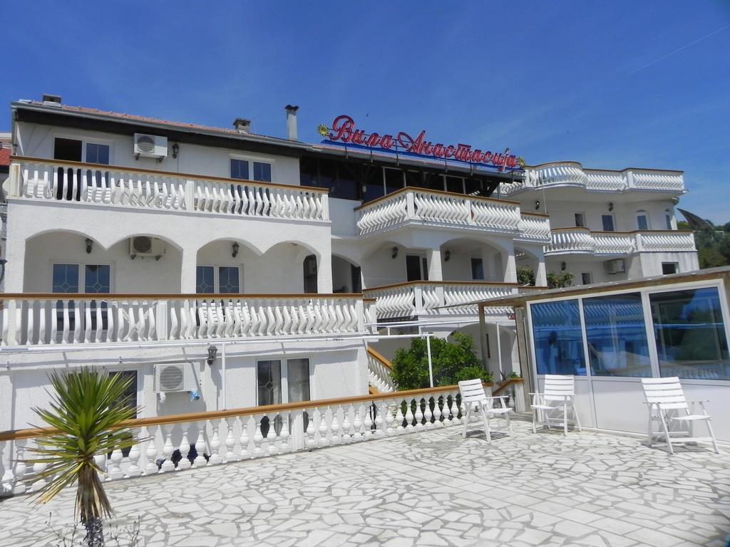Apartments & Rooms Villa Anastasija Ulcinj Bagian luar foto